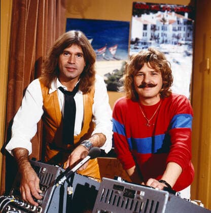 WATERLOO AND ROBINSON Waterloo and Robinson, Pop-Duo aus Österreich mit Hans Kreuzmayr und Josef Krassnitzer, Portrait, Deutschland, 1979. Waterloo & Robinson, Austrian Pop duo, Hans Kreuzmayr as Waterloo, Josef Krassnitzer as Robinson, portrait, Germany, 1979., Deutschland Copyright: kpa kpa_55044005 UnitedArchives EDITORIAL USE ONLY