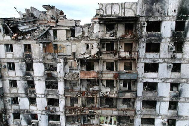 News Themen der Woche KW51 News Bilder des Tages RUSSIA, DONETSK PEOPLE S REPUBLIC - DECEMBER 21, 2022: A view shows an apartment building destroyed in heavy fighting for Mariupol. The Donetsk Peopleâ€™s Republic has acceded to Russia as a result of a referendum held on September 23-27. Anton Novoderezhkin TASS  56531227