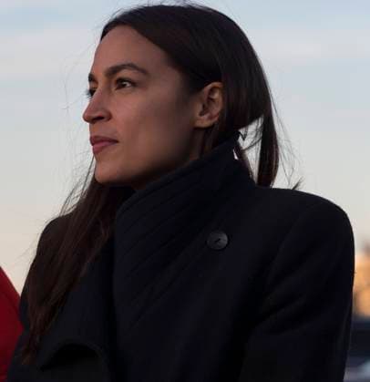 Berühmte Feministinnen, Alexandria Ocasio-Cortez December 13, 2022, Washington, District of Columbia, USA: Rep. ALEXANDRIA OCASIO-CORTEZ (D-NY) listens to speakers during a press conference. Washington USA - ZUMAd155 20221213_znp_d155_031 Copyright: xSuexDorfmanx