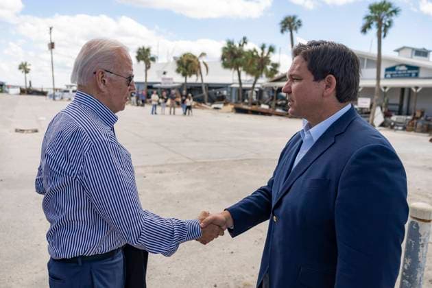 October 5, 2022 - Fort Myers, Florida, USA - President JOE BIDEN and First Lady Jill Biden arrive with Gov. RON DESANTIS and Casey DeSantis for a briefing on the response and recovery efforts in the wake of Hurricane Ian, Wednesday, October 5, 2022, at Fisherman s Wharf in Fort Myers, Florida. Fort Myers USA - ZUMAz03_ 20221005_shl_z03_582 Copyright: xWhitexHousex