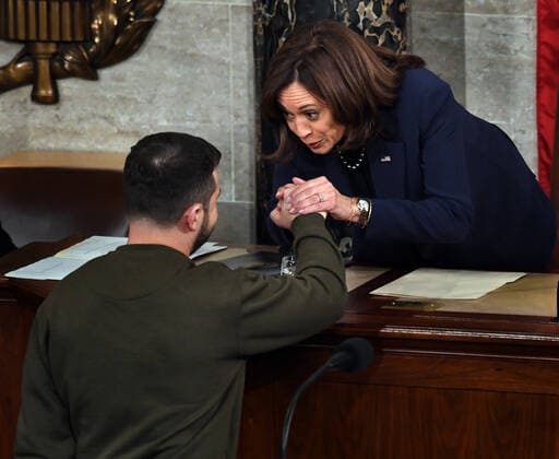 December 21, 2022, Washington, DC, USA: Ukraine President Volodymyr Zelensky speaks to a joint meeting of Congress at the US Capitol in Washington, DC on December 21, 2022. Vice President Kamala Harris greets him. Washington USA - ZUMAg208 20221221_zap_g208_123 Copyright: xCarolxGuzyx