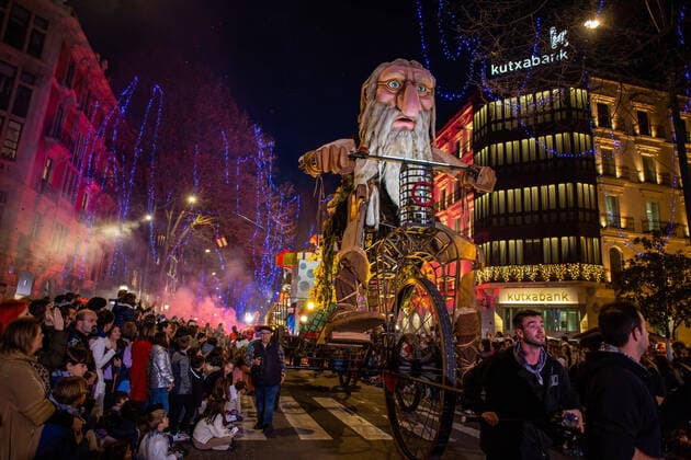 News Themen der Woche KW51 News Bilder des Tages December 23, 2022, Bilbao, Vizcaya, Spain: Basajaun float, the lord of the forest in Basque mythology, during the Olentzero parade that runs through the main streets of Bilbao. According to tradition, the Olentzero leaves his house in the woods and prepares to go down to town so that all the girls and boys personally deliver their letters to him. Bilbao Spain - ZUMAs197 20221223_zaa_s197_092 Copyright: xLuisxSotox