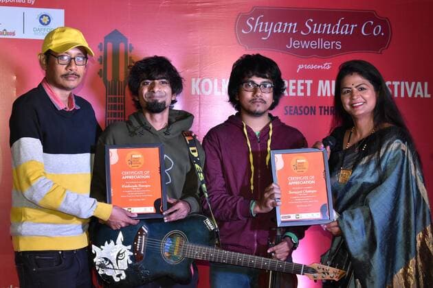 Kolkata Street Music Festival 2022 Kolkata Street Music Festival is back again with its third edition. It is a grand celebration of the street Musicians across Bengal. This event was presented by Shyam Sundar Co. Jewelers and held at Spice and Sauces, ICCR outlet, Kolkata. Kolkata West Bengal India Copyright: SayantanxChakraborty