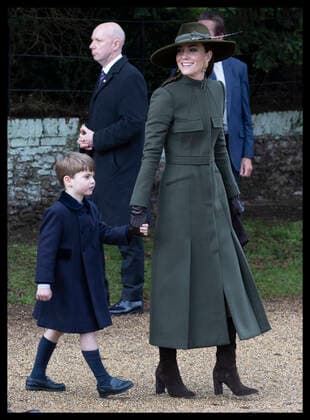 . 25 12 2022. Sandringham , United Kingdom. Kate Middleton , the Princess of Wales, and Prince Louis leaving the Christmas Day church service at Sandringham, United Kingdom.  xStephenxLockx xi-Imagesx IIM-24035-0073