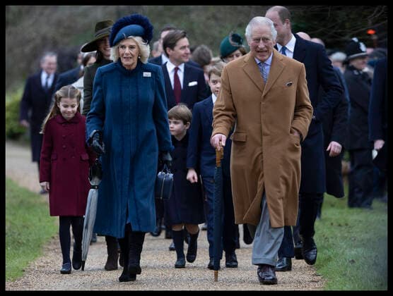 . 25 12 2022. Sandringham , United Kingdom. King Charles III ,Camilla, Queen Consort and members of the Royal Family arriving at the Christmas Day church service at Sandringham, United Kingdom.  xStephenxLockx xi-Imagesx IIM-24035-0113