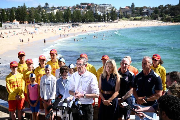 News Themen der Woche KW52 News Bilder des Tages DOMINIC PERROTTET WATER SAFETY PRESSER, NSW Premier Dominic Perrottet, Emergency Services and Resilience Minister Steph Cooke (left) and Liberal candidate for Coogee Kylie von Muenster (right) speak to media during a press conference at Coogee Surf Life Saving Club in Sydney, Wednesday, December 28, 2022. ( NO ARCHIVING, EDITORIAL USE ONLY, NO USE IN BOOKS WITHOUT CONSENT SYDNEY NSW AUSTRALIA  Copyright: xDANxHIMBRECHTSx 20221228001746414250