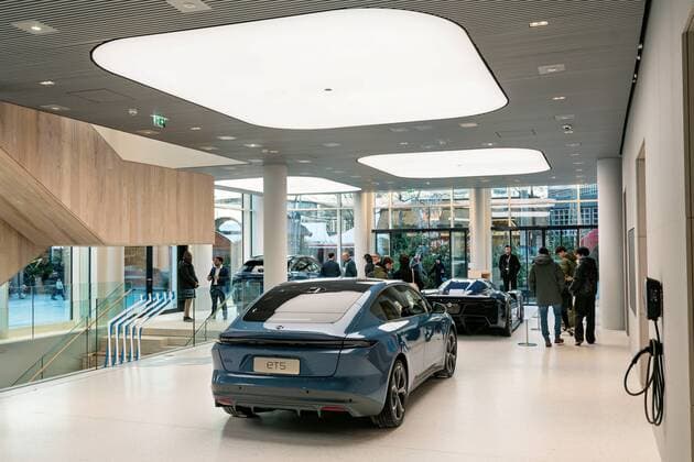 News Themen der Woche KW52 News Bilder des Tages 27.12.2022,Berlin,NIO: Erstes NIO House Deutschlands in Berlin eröffnet. *** 27 12 2022,Berlin,NIO Germanys first NIO House opens in Berlin