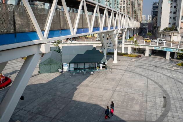 Macau Covid-19 Measures A General view showing a Covid-19 Community clinic under a bridge on December 29, 2022 in Macau, China. Macau Macau  Copyright: xVernonxYuenx originalFilename: yuen-macaucov221229_npOWl.jpg