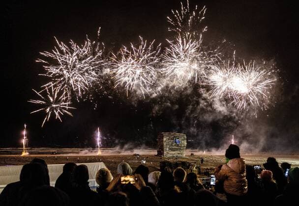 Entertainment Themen der Woche KW52 News Bilder des Tages SCHEVENINGEN - The bonfire on the Noorderstrand of Scheveningen. The bonfires on the beaches of Scheveningen and Duindorp are lit a day earlier than planned. The wind is probably blowing too hard on New Year s Eve. ANP JEFFREY GROENEWEG netherlands out - belgium out *** SCHEVENINGEN The bonfire on the Noorderstrand of Scheveningen The bonfires on the beaches of Scheveningen and Duindorp are lit a day earlier than planned The wind is probably blowing too hard on New Year s Eve ANP JEFFREY GROENEWEG netherlands out belgium out  Copyright: xx x460053679x originalFilename: 460053679.jpg