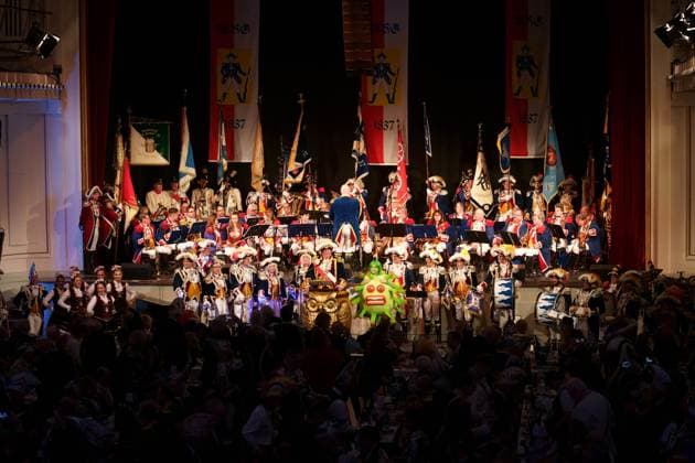 VERLEIHUNG DES RANZENGARDISTEN AN CHRISTIAN HEIDEL GROSSER MUSIKALISCHER GENERALAPPELL DER MAINZER RANZENGARDE KURFUERSTLICHES SCHLOSS MAINZ