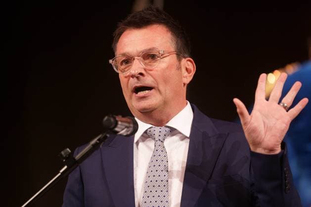 CHRISTIAN HEIDEL VERLEIHUNG DES RANZENGARDISTEN AN CHRISTIAN HEIDEL GROSSER MUSIKALISCHER GENERALAPPELL DER MAINZER RANZENGARDE KURFUERSTLICHES SCHLOSS MAINZ