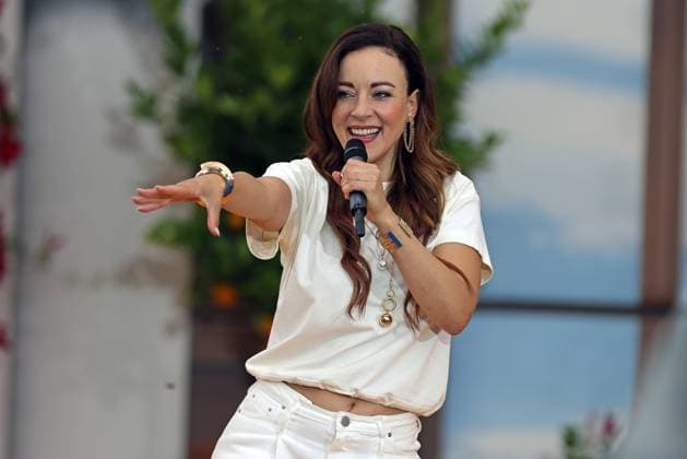 Jasmin Wagner - Immer wieder sonntags 2021 - Folge 9 Auftritt der deutsch-kroatischen Popsängerin Jasmin Wagner bei der ARD-Unterhaltungsshow Immer wieder sonntags. TV-Aufzeichnung vom 22.08.2021 im Europa Park Rust. Deutschland.