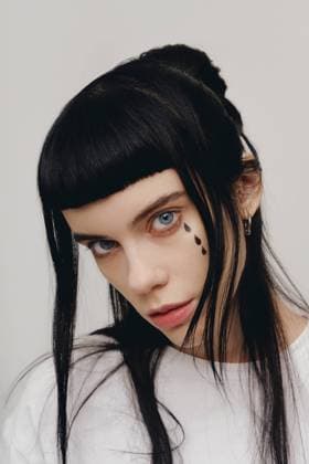 IMAGO Creative: Gesundheit, Magersucht, Bulimie Creative Highlights Symbolbilder Close-up portriat of a model with tears make-up Gomel, Gomel Region, Belarus R_PJWUOI230103-1090516-01 ,model released, Symbolfoto