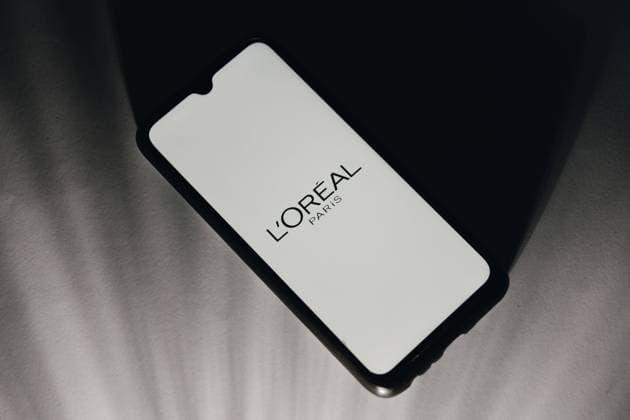 Logo Photo Illustration In this photo illustration a L Oreal logo is displayed on a smartphone screen in Athens, Greece on January 5, 2023. Athens Greece  Copyright: xNikolasxKokovlisx originalFilename: kokovlis-notitle230105_npo6U.jpg