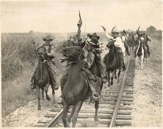 RECORD DATE NOT STATED Hollywood Movie Still-Rootin™ Tootin™ Shoot-Up. 1912 - 1917. Central Plains Region (Kansas City, MO). Photographic Print. Department of the Interior. Office of Indian Affairs. Haskell Institute. 1887-9 18 1947. Photographs of School Life Copyright: xpiemagsx narabeauinaf261222-6904 !ACHTUNG AUFNAHMEDATUM GESCHÄTZT!