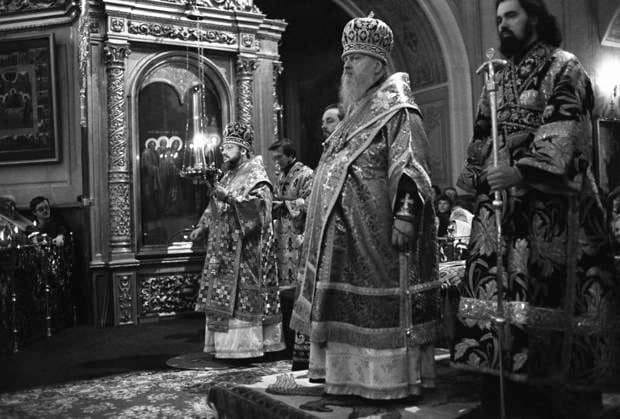 Patriarch Pimen of Moscow and All Russia 989079 07.01.1988 Patriarch Pimen of Moscow and All Russia, center, at the Christmas service in the Epiphany Cathedral. Boris Kaufman Sputnik Moscow Russia  Copyright: xBorisxKaufmanx