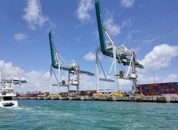  Many containers at Port Miami, one of the largest cargo port, Port Miami, one of the largest cargo port in the US., Port Miami, one of the largest cargo port in the US., 07.11.2022, Copyright: xmarina13x Panthermedia32753204.jpg
