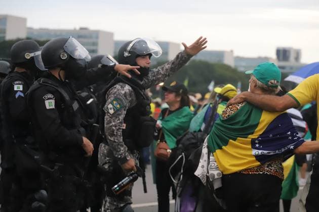 Brasilien, Anhänger des Ex-Präsidenten Jair Bolsonaro stürmen mehrere Regierungsgebäude in Brasilia BRASÍLIA, DF - 08.01.2023: TERRORISMO ANTIDEMOCRÁTICO EM BRASÍLIA - This Sunday (8) Bolsonarista terrorists generate chaos in Brasilia in a coup attempt with the invasion of the STF, National Congress and Palacio do Planalto. x2317489x  EduardoxFxSxLima