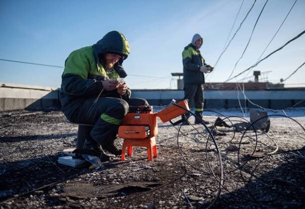 Russia Ukraine Military Operation Shelling 8352410 09.01.2023 Electricians repair a power line damaged after a recent shelling by Ukrainian troops in the course of Russia s military operation in Ukraine, in Petrovsky district of Donetsk, Donetsk People s Republic, Russia. Valery Melnikov Sputnik Donetsk Donetsk People s Republic Russia  Copyright: xValeryxMelnikovx