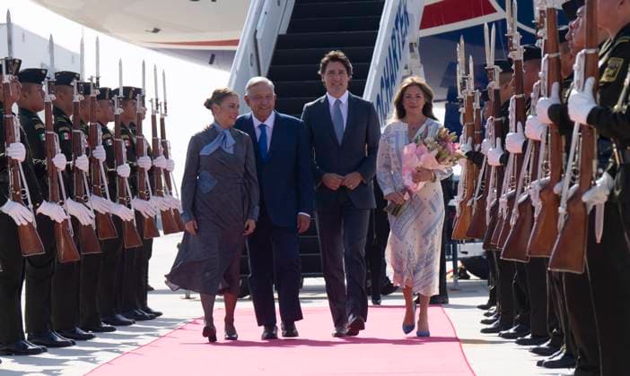 January 9, 2023, Mexico City, Mexico: Prime Minister Justin Trudeau and Sophie Gregoire Trudeau walk with Mexican President Andres Manuel Lopez Obrador and Beatriz Gutierrez Muller upon arriving in Mexico City, Monday, January 9, 2023. Mexico City Mexico  - ZUMAc35_ 20230109_zaf_c35_030 Copyright: xAdrianxWyldx