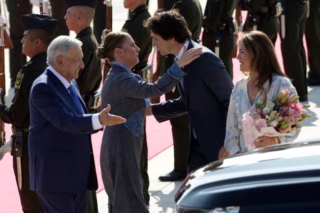 January 9, 2023, Estado de Mexico, Mexico: Mexican President Andres Manuel Lopez Obrador and his wife Beatriz Gutierrez at the welcoming ceremony for Canadian Prime Minister Justin Trudeau accompanied by his wife Sophie Gregoire Trudeau, at the International Airport Felipe Angeles in the municipality of Zumpango in the State of Mexico. on January 9, 2023 in the State of Mexico, Mexico. State of Mexico Mexico - ZUMAe321 20230110_zia_e321_030 Copyright: xLuisxBarronx