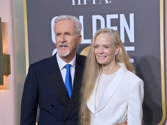 (L-R) James Cameron and Suzy Amis Cameron arrive for the 80th annual Golden Globe Awards at the Beverly Hilton in Beverly Hills, California on Tuesday, January 10, 2023.  LAP20230110390 JIMxRUYMEN