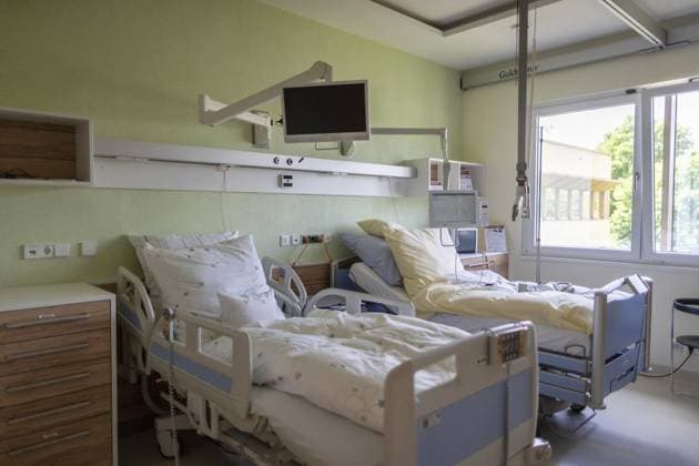 Duisburg - Pflege der Zukunft - welche Technologien gibt es gegen Vereinsamung, welche Konzepte könnten sich in Pflegeheimen durchsetzen *** NUR FÜR REDAKTIONELLE ZWECKE *** EDITORIAL USE ONLY ***<p>Patientenzimmer in dem Sprachsteuerung für die Betten getestet wurde. Pflege der Zukunft - welche Technologien gibt es gegen Vereinsamung, welche Konzepte könnten sich in Pflegeheimen durchsetzen. Im Duisburger inHaus (Fraunhofer) wird das getestet. Man hat hier auch den Blick in die Niederlande, wo man schon weiter ist. Rundgang durch das InHaus des Fraunhofer in Duisburg am Donnerstag den 14.05.2020. Deutschland NRW Duisburg Copyright: LarsxHeidrich *** Duisburg Care the Future which Technologies gives it against Isolation, which Concepts Copyright: LarsxHeidrich doc7akmqk2buht10egp31wga EDITORIAL USE ONLY