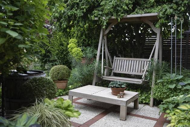 Offene Gartenpforte in Hattingen *** NUR FÜR REDAKTIONELLE ZWECKE *** EDITORIAL USE ONLY ***<p>Eine Schaukel in einem Garten lädt am Samstag, 23. Mai 2020, zum Verweilen ein. Im Zuge der Reihe Offene Gartenpforte öffnet die Familie Adelt ihren Garten bereits zum 46. Mal. Aufgrund der Coronapandemie muss jedoch auch die Familie diverse Hygieneverordnungen einhalten. Deutschland Nordrhein-Westfalen Hattingen Copyright: BastianxHaumann *** open Garden gate in Hattingen *** ONLY FOR EDITORIAL PURPOSE *** EDITORIAL USE ONLY *** P a Swing in a Garden loads on Saturday, 23 May 2020, to Stay a at Train the Series open Garden gate opens the Family Adelt their Garden already to 46 times due to the corona pandemic must but also the Family Divers Copyright: BastianxHaumann doc7apn9a5j0qc1mu67q19wb EDITORIAL USE ONLY