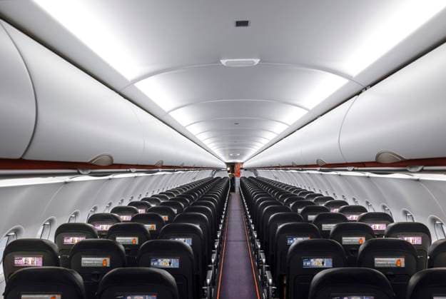 easyJet A320 Neo Schoenefeld, 11.01.2023 - Blick in ein leeres Flugzeugabteil eines Airbus A320 neo von easyJet im neu eroeffneten Wartungshangar von easyJet. Die gesamte europaeische easyJet Flotte wird nun am Standort Schoenefeld gewartet. Schoenefeld Brandenburg Deutschland *** easyJet A320 Neo Schoenefeld, 11 01 2023 View into an empty aircraft compartment of an easyJet Airbus A320 neo in easyJets newly opened maintenance hangar The entire European easyJet fleet is now maintained at the Schoenefeld site Schoenefeld Brandenburg Germany