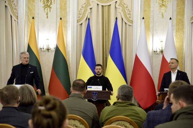 News Themen der Woche KW02 News Bilder des Tages LVIV, UKRAINE - JANUARY 11, 2023 - President of the Republic of Lithuania Gitanas Nauseda, President of Ukraine Volodymyr Zelenskyy and President of the Republic of Poland Andrzej Duda (L to R) attend a press conference following the 2nd Lublin Triangle Summit in Lviv, western Ukraine. Press conference following 2nd Lublin Triangle Summit in Lviv  Copyright: xMarkiianxLyseikox