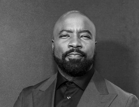 January 10, 2023, New York, New York, United States: Mike Colter attends the Plane New York premiere at AMC Lincoln Square Theater in New York on January 10, 2023 New York United States - ZUMAr339 20230110_znp_r339_015 Copyright: xLevxRadinx