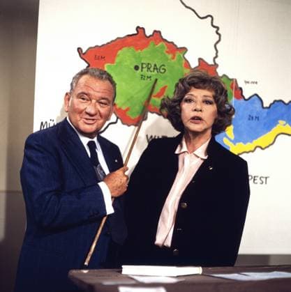 Professor Muliars Böhmischstunde Professor Muliars Böhmischstunde, Mini-Fernsehserie, Deutschland Österreich 1982, Regie: Gottfried Schwarz, Mitwirkende: Fritz Muliar, Lore Lorentz, Deutschland Österreich , Deutschland Österreich Copyright: FredxLindinger Nur redaktionelle Nutzung. Editorial usage only. LIN_7601001602 UnitedArchives EDITORIAL USE ONLY
