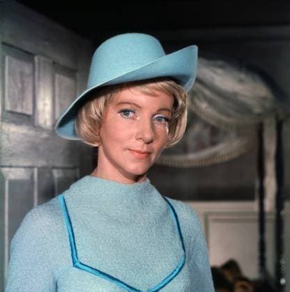 Rosalinde Rosalinde, Fernsehfilm nach dem Stück von J. M. Barrie, Deutschland 1968, Regie: Wolfgang Glück, Darsteller: Elfriede Kuzmany, Deutschland , Deutschland Copyright: FredxLindinger Nur redaktionelle Nutzung. Editorial usage only. LIN_7601001833 UnitedArchives EDITORIAL USE ONLY