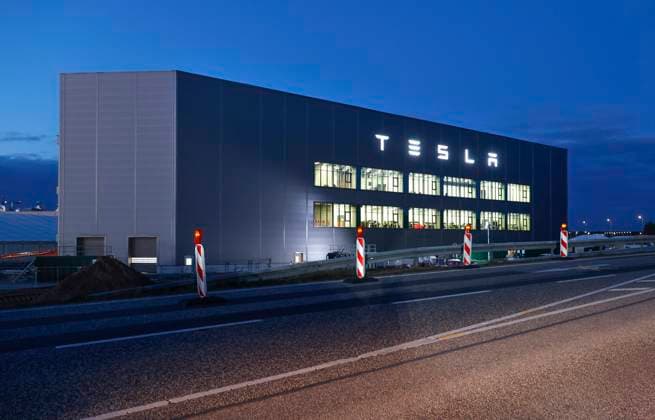 Tesla Giga Factory Gruenheide, 13.01.2023 - Batteriefabrik des US Elektroautobauers Tesla am Tesla Werksgelaende. Nach Preissenkungen in Asien reduziert der US-Autobauer Tesla auch in Europa die Preise fuer seine Elektro Fahrzeuge. Gruenheide Brandenburg Deutschland *** Tesla Giga Factory Gruenheide, 13 01 2023 Battery factory of the US electric car manufacturer Tesla at the Tesla factory site After price reductions in Asia, the US car manufacturer Tesla is also reducing the prices for its electric vehicles in Europe Gruenheide Brandenburg Germany