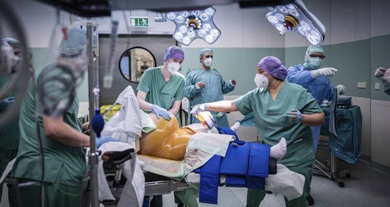 Kaisergeburt im Uniklinikum Essen Copyright: JakobxStudnar