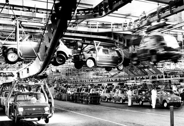 RECORD DATE NOT STATED Conveyors for cars. fiat 1966 01 02 1966 972_05_W283135