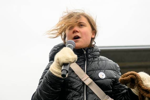 News Themen der Woche KW02 News Bilder des Tages Demonstration bei Lützerath Demonstration in der Nähe von Lützerath am 14.01.2023, Auf nach Lützerath! organisiert von Fridays for Future Deutschland, Die schwedische Umwelt Aktivistin Greta Thunberg hält eine Rede, Lützerath Braunkohletagebau Garzweiler 2 Nordrhein-Westfalen Deutschland *** Demonstration near Lützerath Demonstration near Lützerath on 14 01 2023, On to Lützerath organized by Fridays for Future Germany, Swedish environmental activist Greta Thunberg gives a speech, Lützerath open pit lignite mine Garzweiler 2 North Rhine Westphalia Germany Copyright: xChristopherxNeundorfx