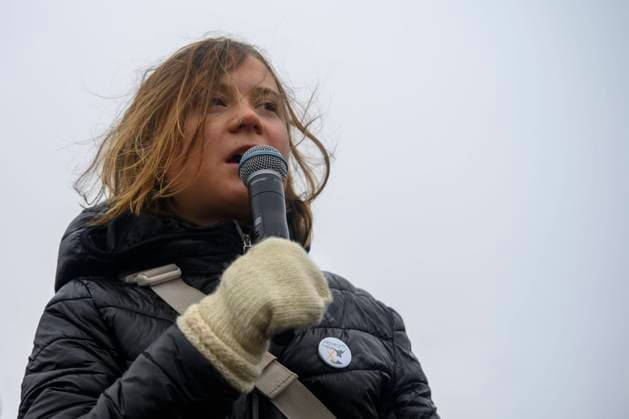 Demonstration bei Lützerath Demonstration in der Nähe von Lützerath am 14.01.2023, Auf nach Lützerath! organisiert von Fridays for Future Deutschland, Die schwedische Umwelt Aktivistin Greta Thunberg hält eine Rede, Lützerath Braunkohletagebau Garzweiler 2 Nordrhein-Westfalen Deutschland *** Demonstration near Lützerath Demonstration near Lützerath on 14 01 2023, On to Lützerath organized by Fridays for Future Germany, Swedish environmental activist Greta Thunberg gives a speech, Lützerath open pit lignite mine Garzweiler 2 North Rhine Westphalia Germany Copyright: xChristopherxNeundorfx