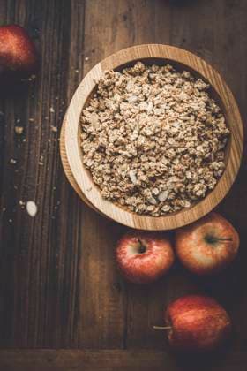Granola in a rustic kitchen Granola in a rustic kitchen Copyright: xClaudiaxSilverstonex CS271022-23