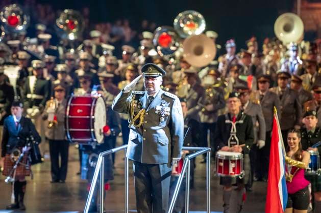 Leipzig, Deutschland 15. Januar 2023: Musikparade - Leipzig - 2023 Europas größte Tournee der Militär- und Blasmusik macht Station in Leipzig. Im Bild: Abschlussbild aller Orchester Quarterback IImmobilien Arena Sachsen Copyright: xFotostandx xBallaschx