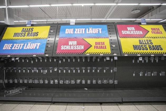 Vorletzter oder letzter Tag bei Real in Witten *** NUR FÜR REDAKTIONELLE ZWECKE *** EDITORIAL USE ONLY ***<p>Leere Regale sind am Freitag, 27. Mai 2022, im Real in Witten vorzufinden. Der Supermarkt im Stadtteil Annen öffnet entweder heute oder morgen zum letzten Mal. Deutschland Nordrhein-Westfalen Witten Copyright: BastianxHaumann *** Penultimate Or last Day at Real in Witten *** ONLY FOR EDITORIAL PURPOSE *** EDITORIAL USE ONLY *** P Empty Shelves are on Friday, 27 May 2022, at Real in Witten found on such the Supermarket at District Annen opens Either Today Or Tomorrow to last times Germany North Rhine Westphalia Witten Copyright BastianxHaumann Copyright: BastianxHaumann doc7l6bpdnmjk1xano0nq4 EDITORIAL USE ONLY