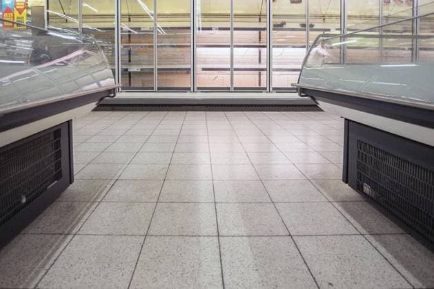 Vorletzter oder letzter Tag bei Real in Witten *** NUR FÜR REDAKTIONELLE ZWECKE *** EDITORIAL USE ONLY ***<p>Leere Regale sind am Freitag, 27. Mai 2022, im Real in Witten vorzufinden. Der Supermarkt im Stadtteil Annen öffnet entweder heute oder morgen zum letzten Mal. Deutschland Nordrhein-Westfalen Witten Copyright: BastianxHaumann *** Penultimate Or last Day at Real in Witten *** ONLY FOR EDITORIAL PURPOSE *** EDITORIAL USE ONLY *** P Empty Shelves are on Friday, 27 May 2022, at Real in Witten found on such the Supermarket at District Annen opens Either Today Or Tomorrow to last times Germany North Rhine Westphalia Witten Copyright BastianxHaumann Copyright: BastianxHaumann doc7l6bpebzt1wv82h82tr EDITORIAL USE ONLY