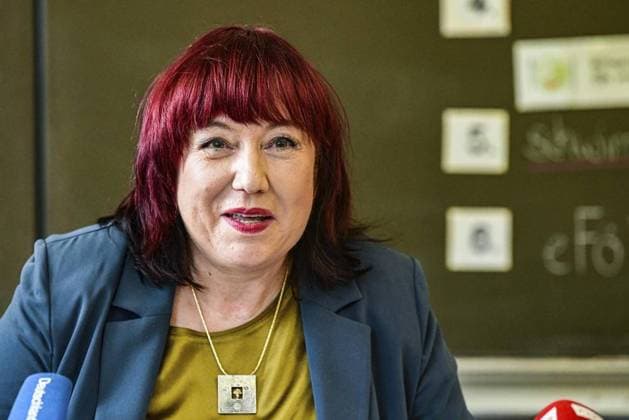 Eröffnung der ersten deutsch-ukrainischen Begegnungsschule mit Bildungssenatorin Astrid-Sabine Busse (SPD) *** NUR FÜR REDAKTIONELLE ZWECKE *** EDITORIAL USE ONLY ***<p>Eröffnung der ersten deutsch-ukrainischen Begegnungsschule mit Bildungssenatorin Astrid-Sabine Busse (SPD), fotografiert am 18.Oktober 2022 in Berlin. Deutschland Berlin Berlin Copyright: MaurizioxGambarini *** Opening the first German Ukrainian encounter school with Bildungssenatorin Astrid Sabine Buses SPD *** ONLY FOR EDITORIAL PURPOSE *** EDITORIAL USE ONLY *** P Opening the first German Ukrainian encounter school with Bildungssenatorin Astrid Sabine Buses SPD , photographed on 18 October 2022 in Berlin Germany Berlin Berlin Copyright Mauriziox Gambarini Copyright: MaurizioxGambarini doc7n8v57p9c81iqnsep48 EDITORIAL USE ONLY