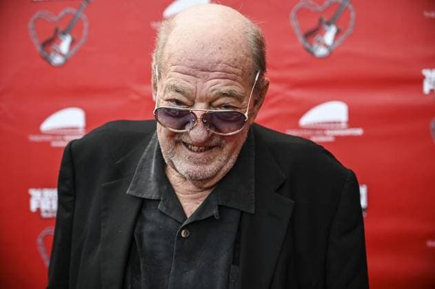 Roter Teppich bei Musicalpremiere *** NUR FÜR REDAKTIONELLE ZWECKE *** EDITORIAL USE ONLY ***<p>Produzent Ralph Siegel beim Empfang am roten Teppich vor der Premiere seines Musicals N bisschen Frieden im Theater am Marientor, am Donnerstag den 20.10.2022 in Duisburg. Deutschland Nordrhein-Westfalen Duisburg Copyright: LarsxFröhlich *** Red Carpet at Musical premiere *** ONLY FOR EDITORIAL PURPOSE *** EDITORIAL USE ONLY *** P Producer Ralph Seal at Reception on Red Carpet before the Premiere his Musicals n little Peace at Theatre on Marientor, on Thursday the 20 10 2022 in Duisburg Germany North Rhine Westphalia Duisburg Copyright Larsx Happy Copyright: LarsxFröhlich doc7n9gxwa4gvboa18zmc1 EDITORIAL USE ONLY