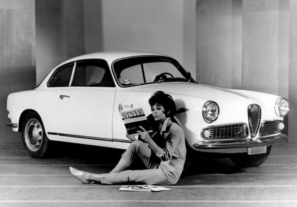 RECORD DATE NOT STATED Alfa Romeo Giulia Sprint Coupe. Cab Bertone. 1963 01 02 1963 972_16_W302922