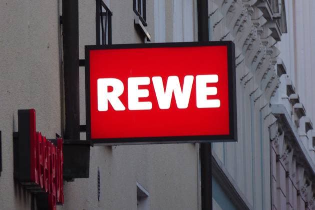 Rewe Logo Schriftzug Supermarktkette Lebensmittel Rewe Logo *** Rewe Logo Writing Supermarket Chain Food Rewe Logo 