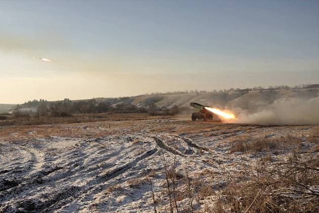 News Bilder des Tages JANUARY 19, 2023: The Russian Central Military District troops deploy a Grad multiple rocket launcher during Russia s special military operation in Ukraine. Video screen grab. Best quality available. Russian Defence Ministry TASS  56902951