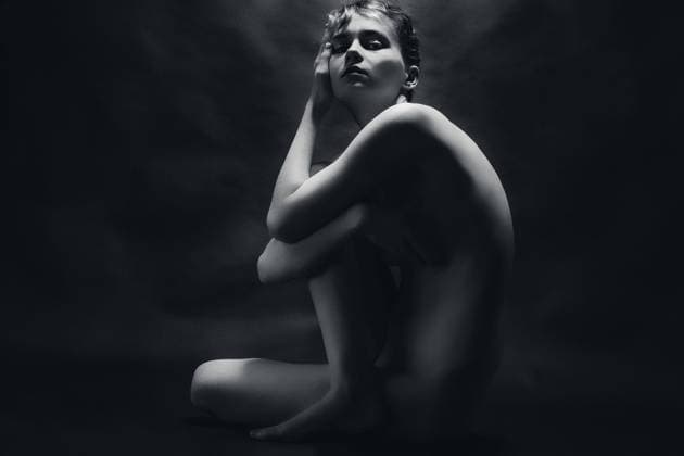 Creative Highlights Symbolbilder Nacktes Mädchen, schwarz-weiss Foto *** Nacktes Girl, Black white Photo Copyright: imageBROKER/alimdix/xRolandxStollner iblobs08967531.jpg ,model released, Symbolfoto ,property released