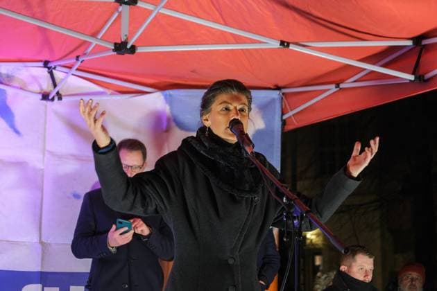 Sarah Wagenknecht (MdB für die LINKE) bei der Wahlkampfveranstaltung des Bezirksverbandes DIE LINKE. Tempelhof-Schöneberg am Crellemarkt, Schöneberg 19.1.2023 Sahra Wagenknecht war Hauptrednerin der Kundgebung des Bezirksverbands der LINKEN Tempelhof-Schöneberg zur Unterstützung Schöneberger Kandidatinnen Friederike Benda und Elisabeth Wissel. Außerdem sprach Alexander King (Die LINKE), Mitglied des Abgeordnetenhauseses Berlin. *** Sarah Wagenknecht MdB for the LEFT at the election rally of the district association of DIE LINKE Tempelhof Schöneberg at Crellemarkt, Schöneberg 19 1 2023 Sahra Wagenknecht was the keynote speaker at the rally of the district association of DIE LINKE Tempelhof Schöneberg in support of Schöneberg candidat