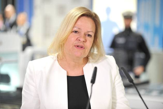 Flughafen Frankfurt Main. Nancy Faeser ( SPD Bundesministerin des Innern und für Heimat ) anläßlich der Vorstellung der neuen CT-Scanner und der innovativen Spurkonzepte am 20.01.2023 im Flughafen Frankfurt Main. 20230120MWI54999 *** Frankfurt Airport Nancy Faeser SPD Federal Minister of the Interior and for Home Affairs on the occasion of the presentation of the new CT scanners and innovative track concepts on 20 01 2023 at Frankfurt Airport 20230120MWI54999